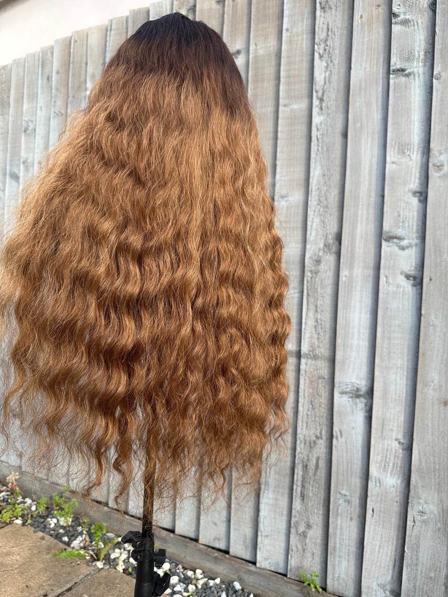 OMBRÉ NATURAL WAVE HD Luxury Lace Unit 24”